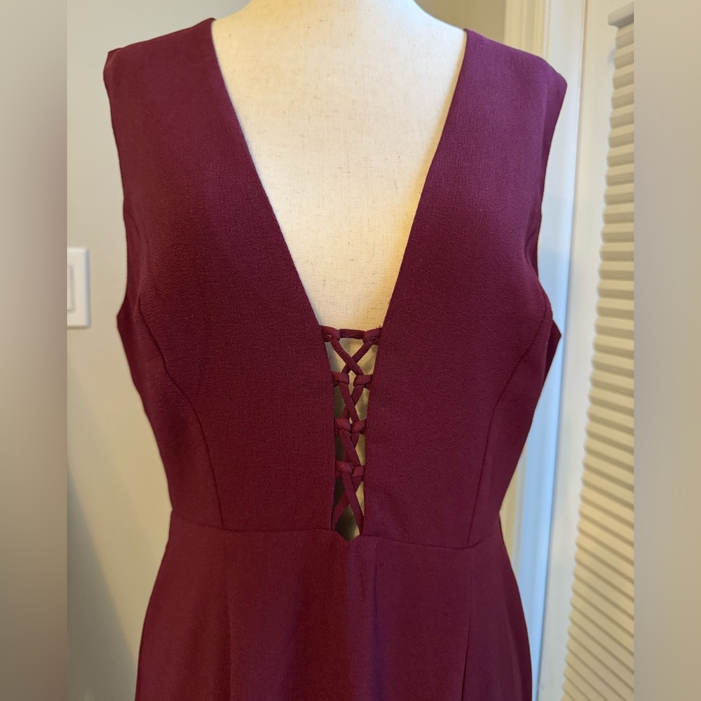 WAYF | The Casey Plunge Neck Gown | Med 💃🏼 - Picture 2 of 15
